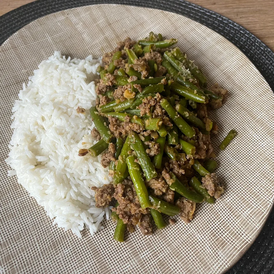 Thaise green curry met sperziebonen en rundergehakt